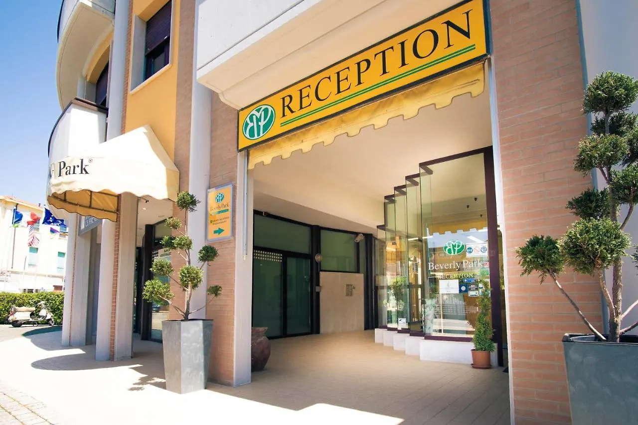 Beverly Park Residence Tirrenia Aparthotel