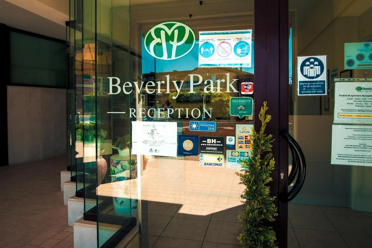 ** Aparthotel Beverly Park Residence Tirrenia Italië