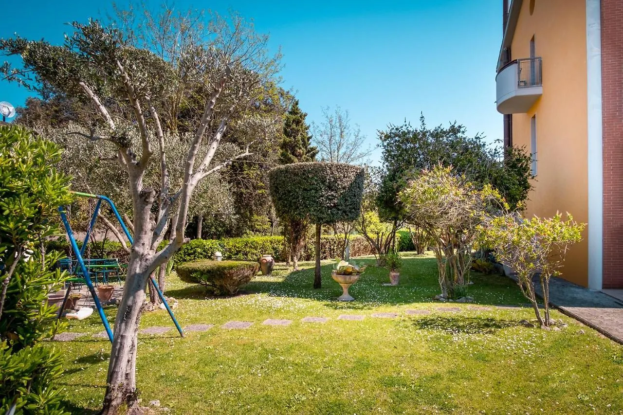 Beverly Park Residence Tirrenia 2*,