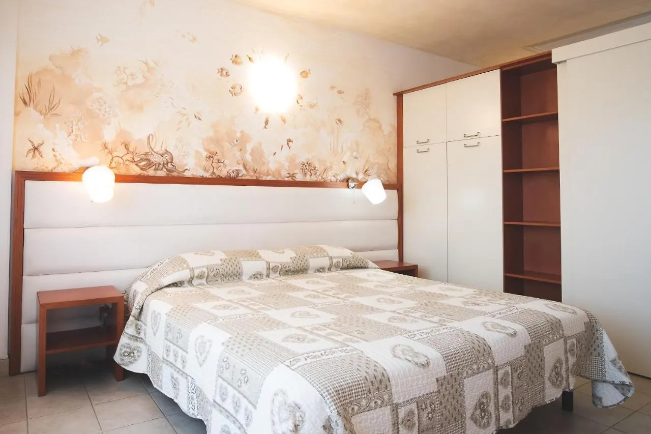 Beverly Park Residence Tirrenia 2*,  Italië