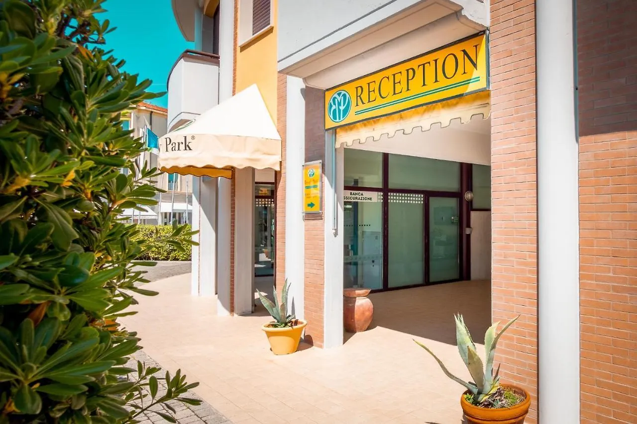 Beverly Park Residence Tirrenia Aparthotel